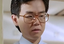 黄百鸣被判入狱私生活被扒频繁和性感女星开派对牵扯到李小冉